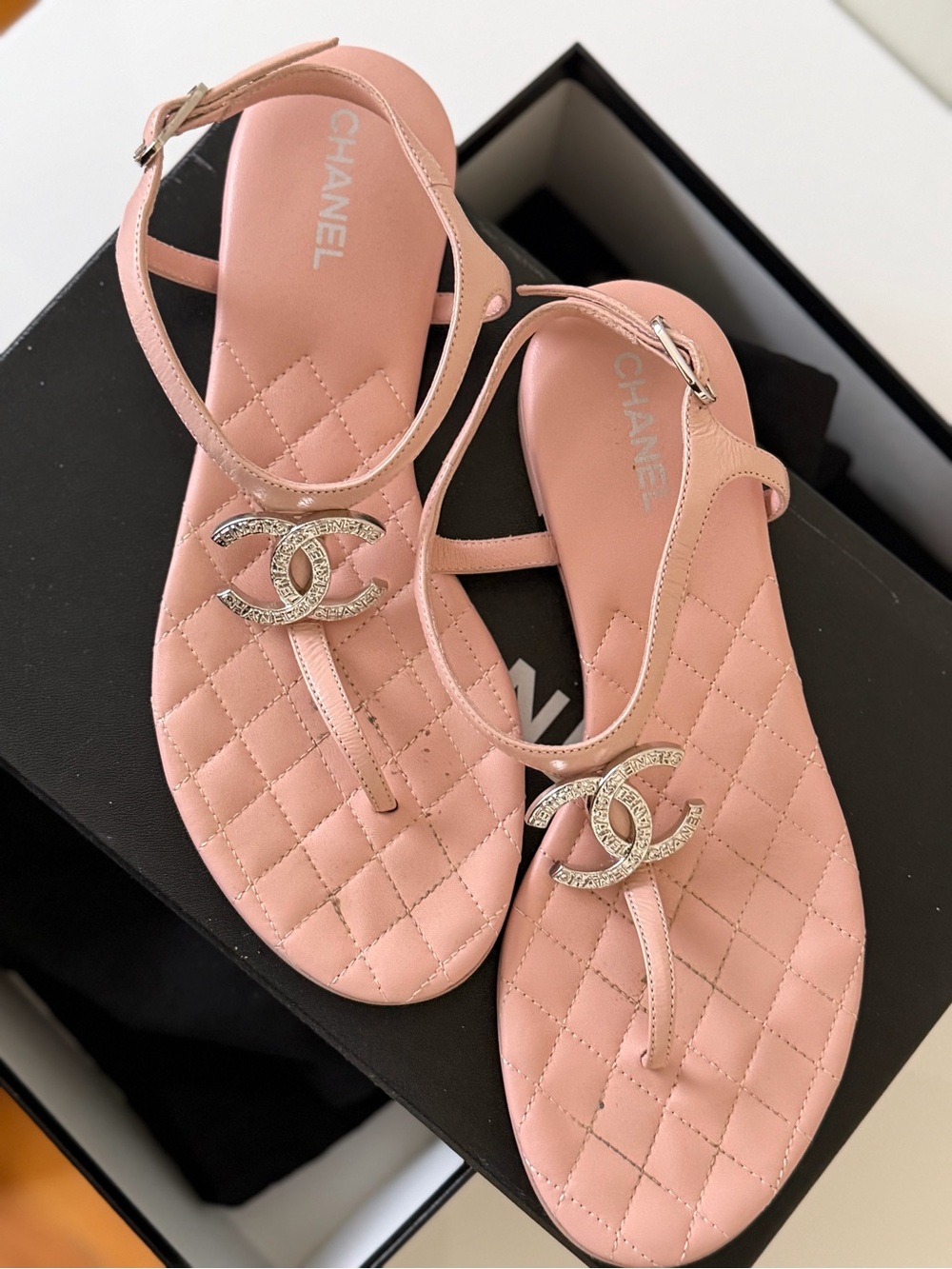 CHANEL Pink Quilted Leather T-Strap Sandals with Crystal CC - Picture 3 of 4